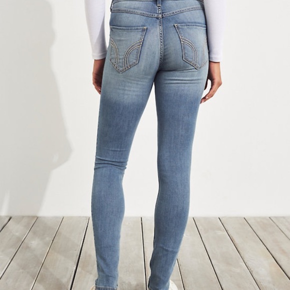 Hollister High-Rise Super Skinny Jeans - Picture 4 of 5